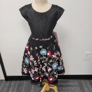 Black little girl dress with floral embroidery
